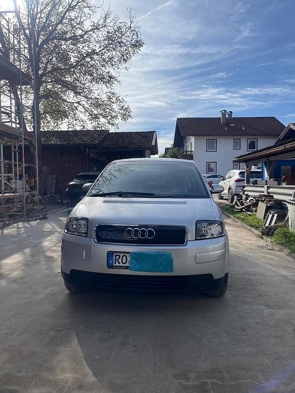 Silber Gebraucht 2001 Audi A2 Kleinwagen | 4.000 € (Etwas zu teuer) - Bild 1/4