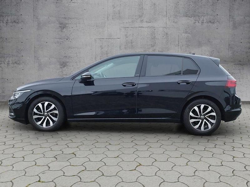 Gebraucht VW Golf VIII Active 150 PS (110 kW) 2022 Schwarz Limousine