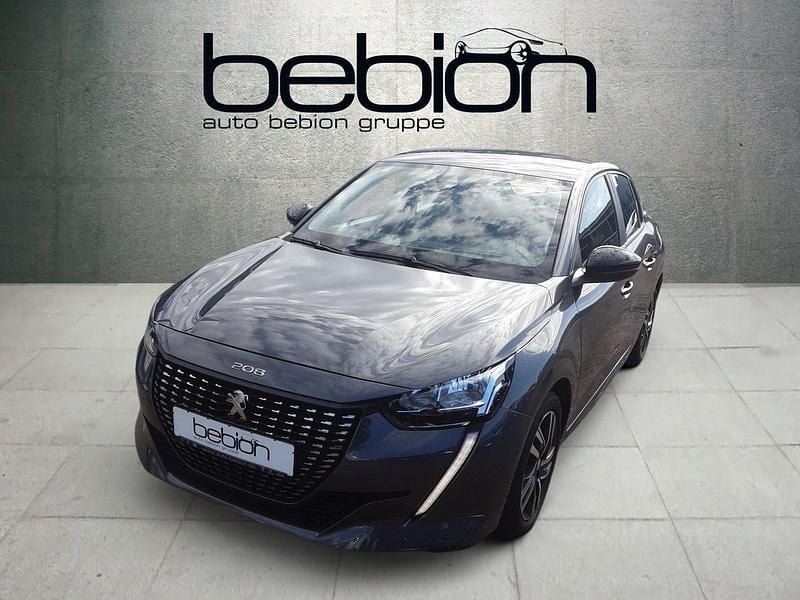 Gebraucht Peugeot 208 Active 101 PS (74 kW) 2023 Metfa platinium grau Kleinwagen