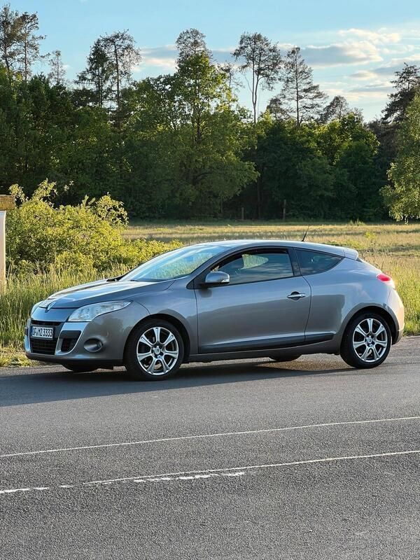 Beige Gebraucht 2009 Renault Mégane Coupé Coupé | 4.500 € (Fairer Preis) - Bild 1/4