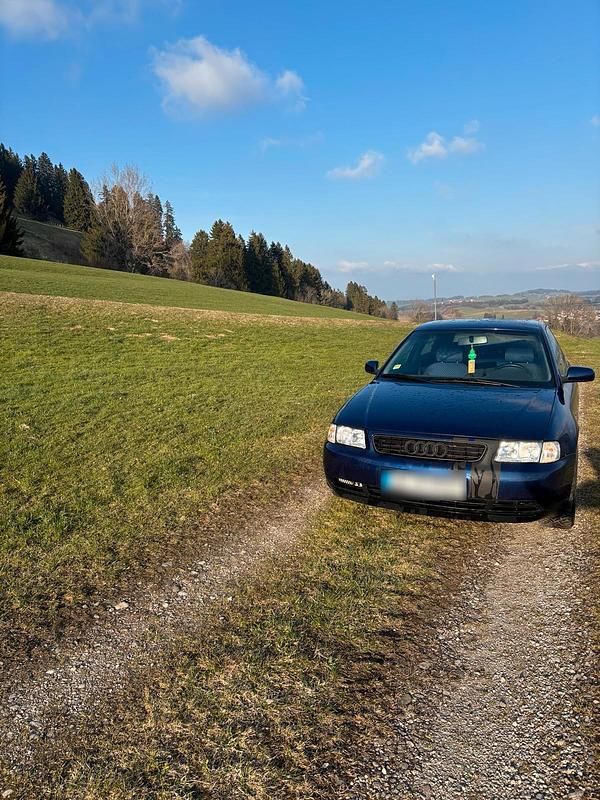 Second-hand Audi A3 150 CP (110 kW) 1999 Albastru Hatchback