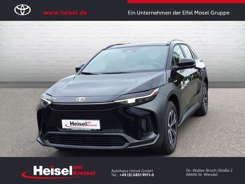 Schwarz Gebraucht 2023 Toyota bZ4X Basis SUV | 38.960 € (Teuer) - Bild 1/4