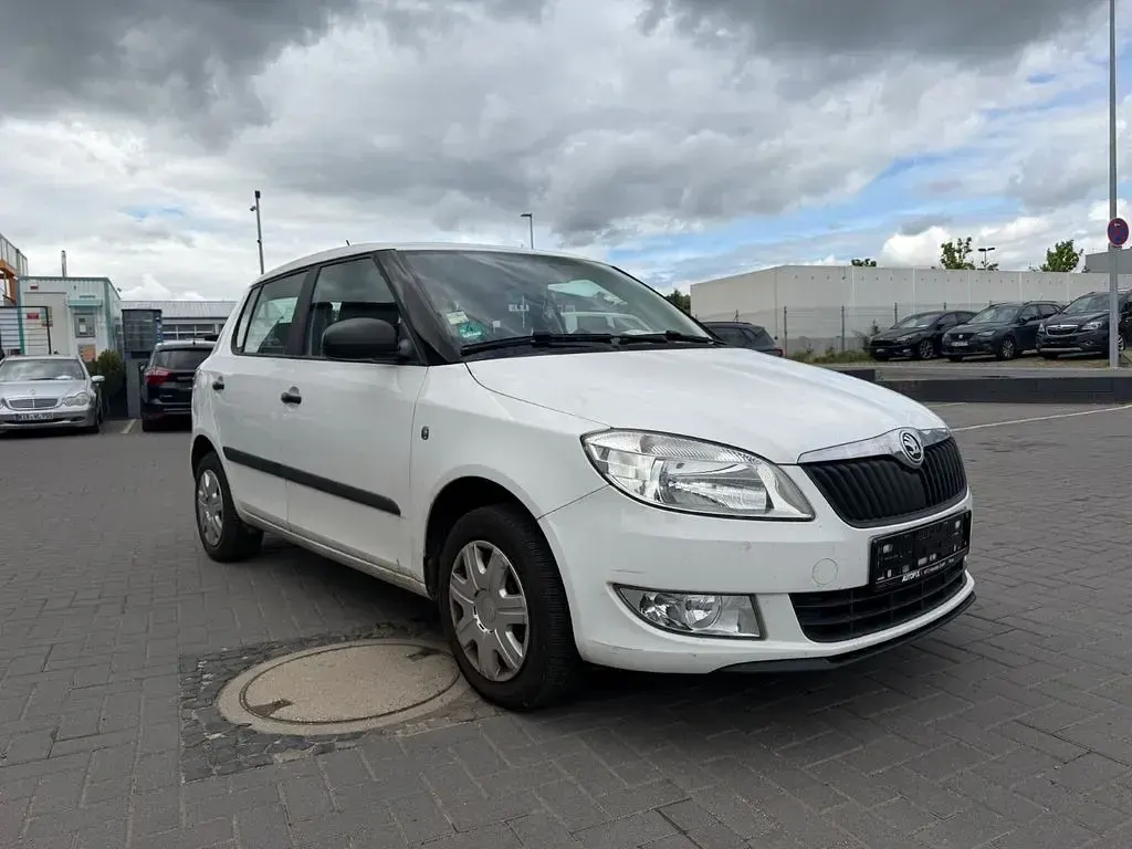 Gebraucht Skoda Fabia Cool Edition 69 PS (50 kW) 2013 Weiß Limousine