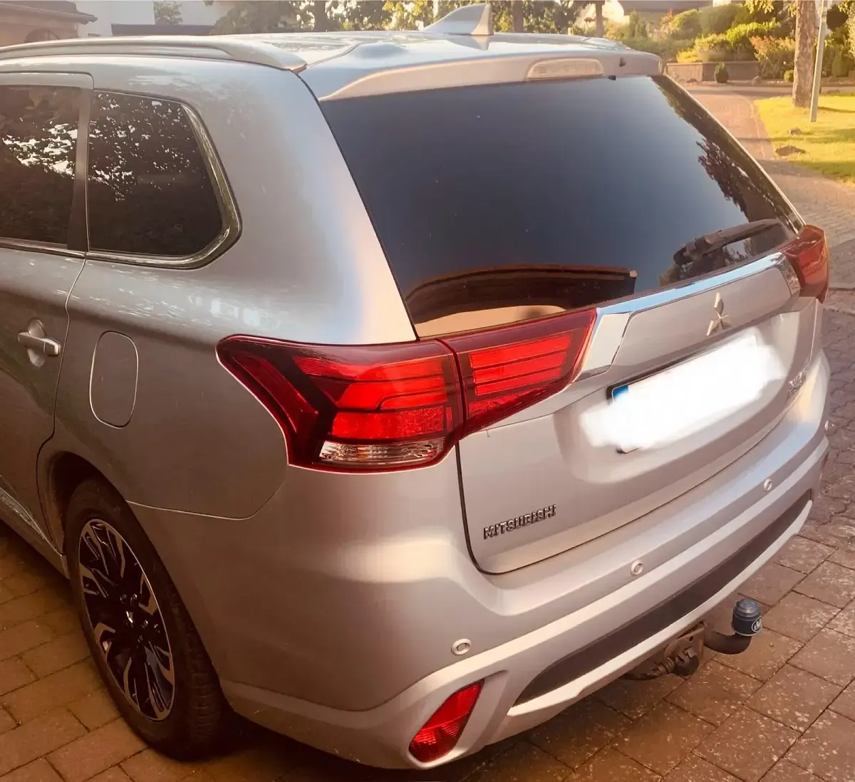 Gebraucht Mitsubishi Outlander P-HEV Top 224 PS (164 kW) 2017 Silber SUV