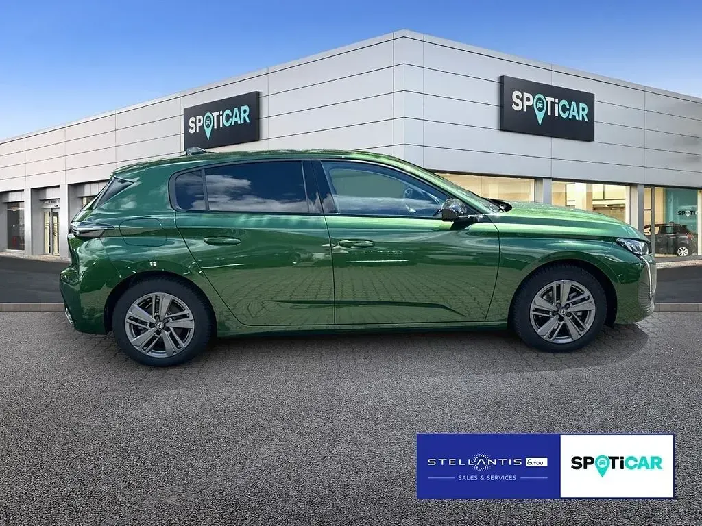 Gebraucht Peugeot 308 Allure 131 PS (96 kW) 2024 Grün Limousine