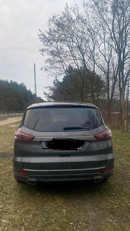 Gebraucht Ford S-MAX Titanium 179 PS (131 kW) 2016 Grau Van / Kleinbus