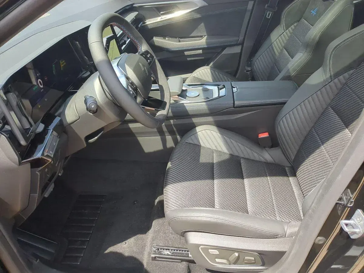 Neu Renault Austral Esprit Alpine 200 PS (147 kW) 2026 Blackpearlschwarz SUV