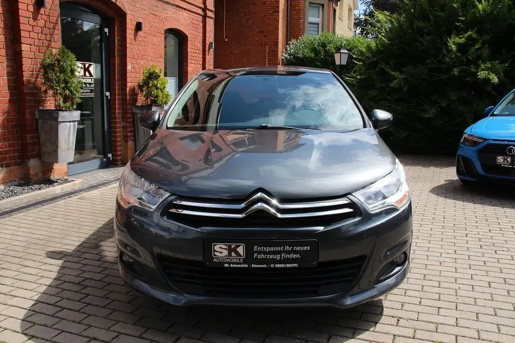 Gebraucht Citroën C4 Tendance 95 PS (69 kW) 2013 Grau Limousine