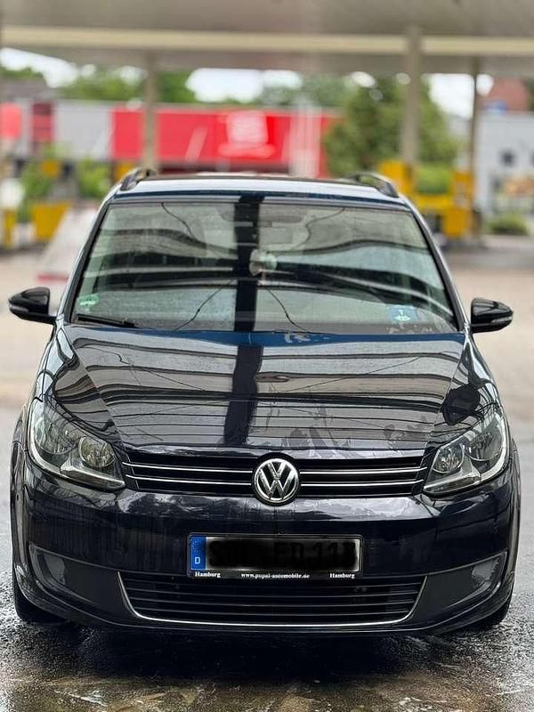 Schwarz Gebraucht 2011 VW Touran Style Van / Kleinbus | 7.200 € (Etwas zu teuer) - Bild 1/4