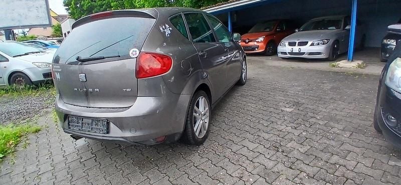 Gebraucht Seat Altea 125 PS (91 kW) 2014 Braun Van / Kleinbus