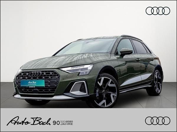 Grün (distriktgrün metallic) Neu 2025 Audi A3 Basis Limousine | 39.490 € (Fairer Preis) - Bild 1/4