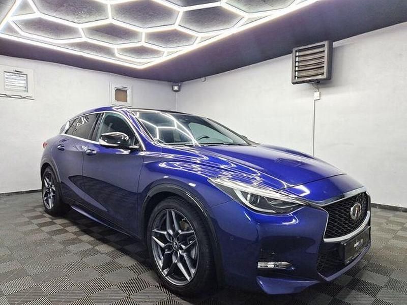 Gebraucht Infiniti Q30 Sport Tech 211 PS (155 kW) 2019 Blau Kleinwagen