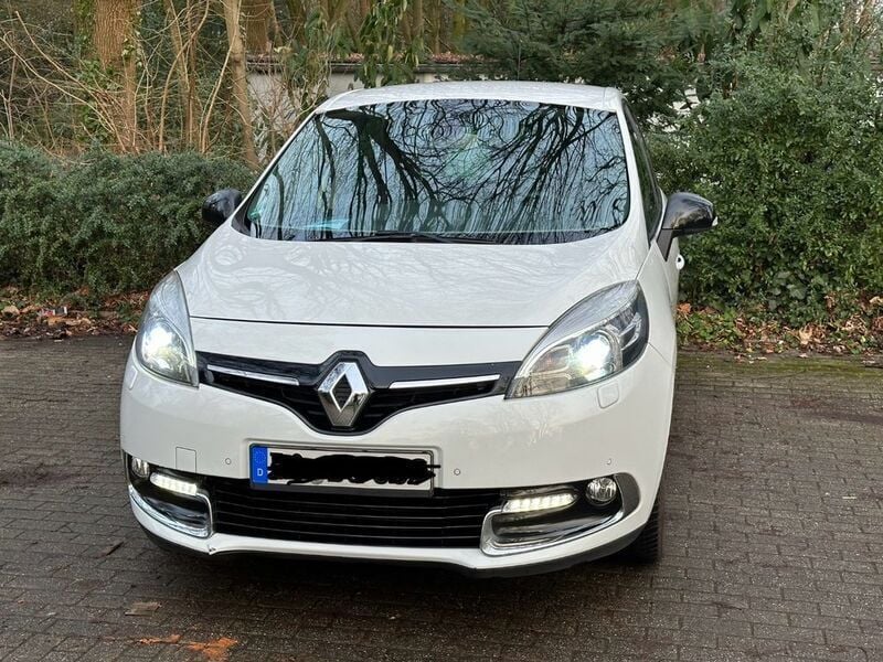 Weiß Gebraucht 2013 Renault Scénic III Bose Edition Van / Kleinbus | 4.700 € (Guter Preis) - Bild 1/4