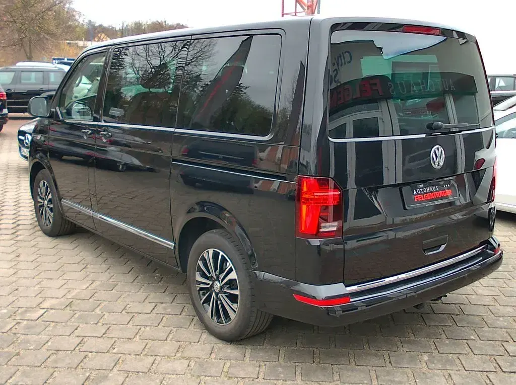 Gebraucht VW Multivan Generation Six 150 PS (110 kW) 2022 Schwarz Van / Kleinbus