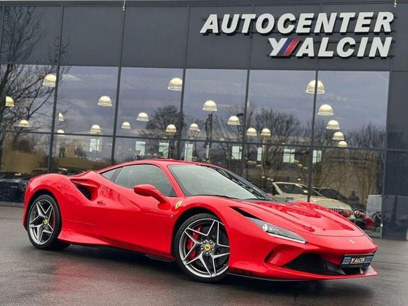 Rot Gebraucht 2021 Ferrari F8 Coupé | 294.890 € (Fairer Preis) - Bild 1/4