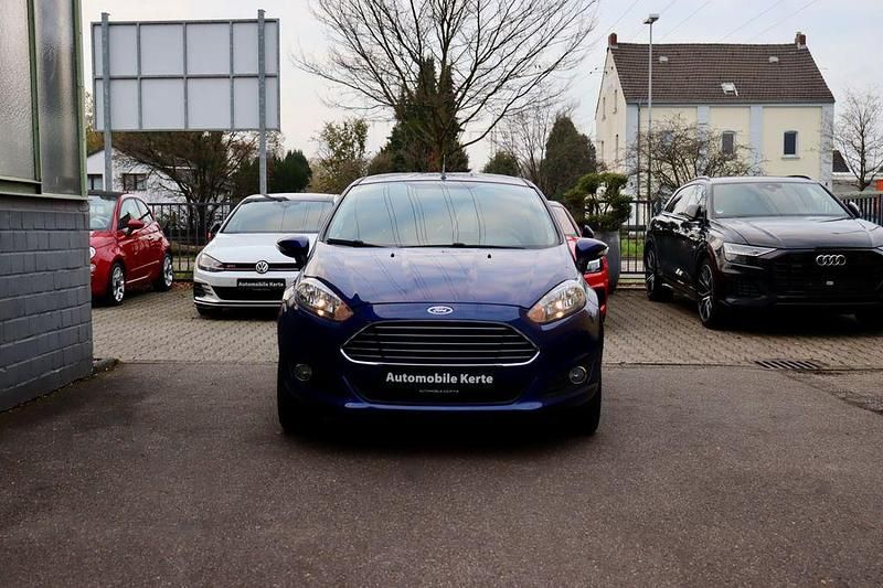 Gebraucht Ford Fiesta SYNC Edition 101 PS (74 kW) 2014 Blau Limousine