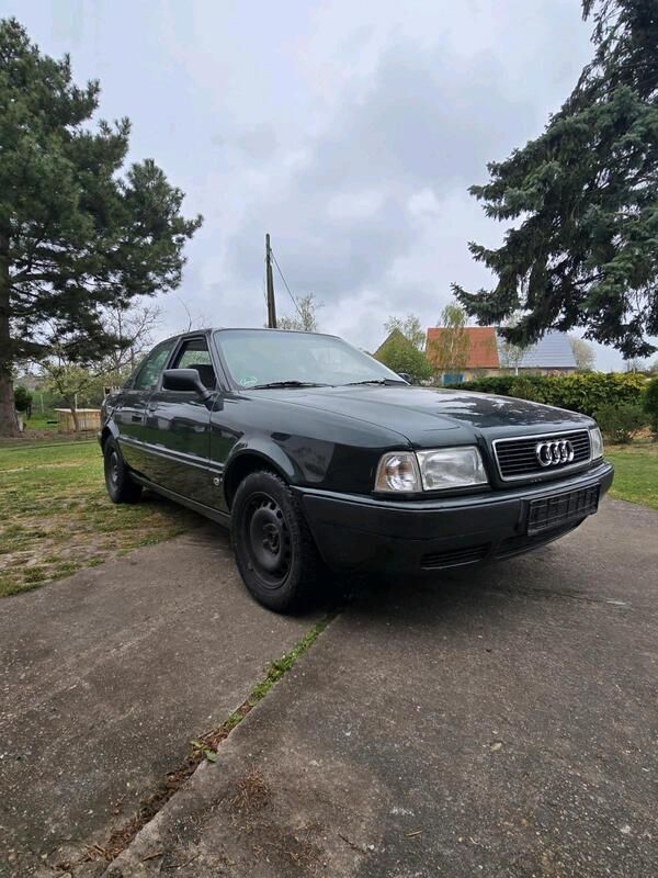 Grün Gebraucht 1993 Audi 80 Limousine | 1.100 € - Bild 1/4