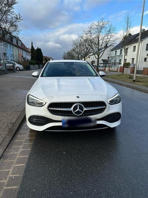 Gebraucht Mercedes C180 170 PS (125 kW) 2023 Weiß Limousine