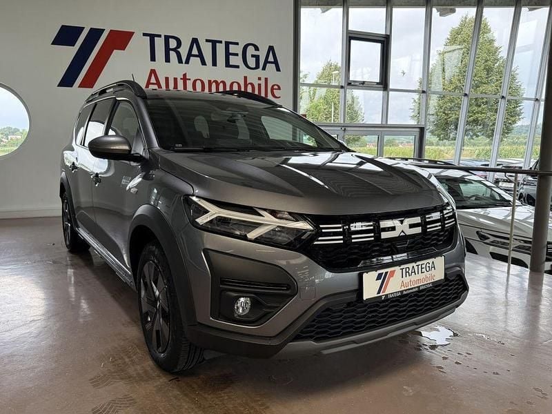 Grau Gebraucht 2025 Dacia Jogger Expression Van / Kleinbus | 24.390 € (Fairer Preis) - Bild 1/4
