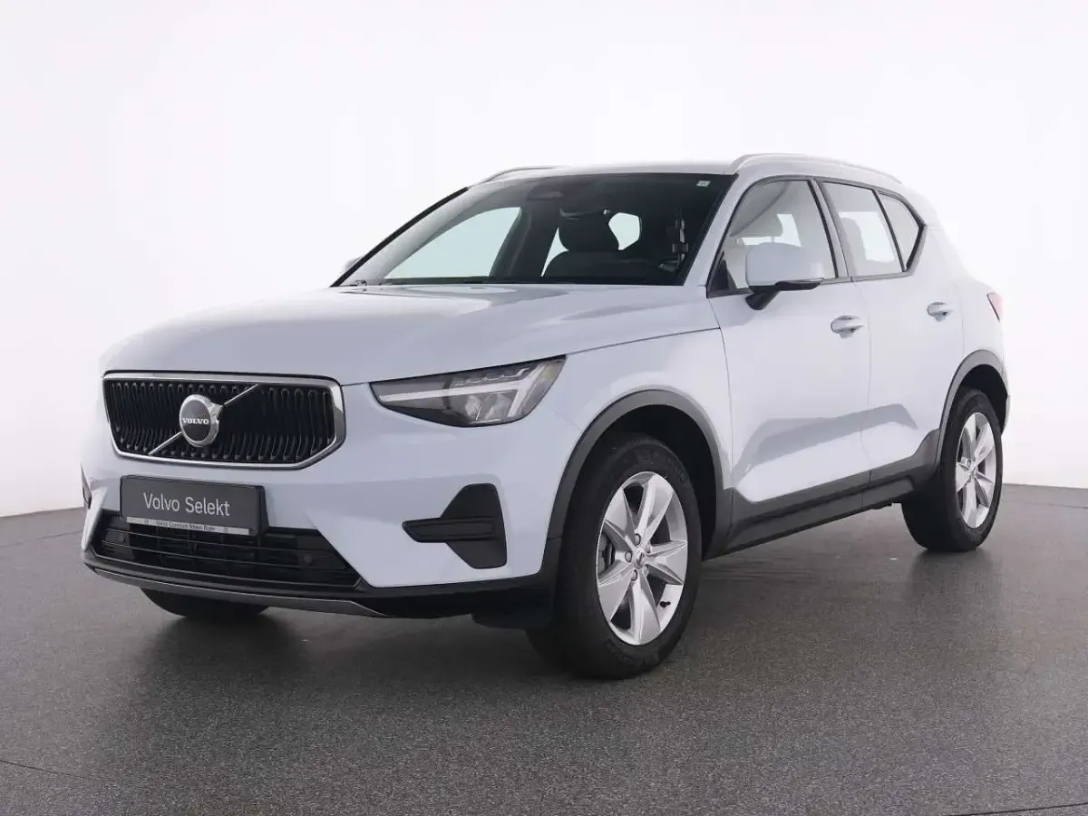 Gebraucht Volvo XC40 Core 163 PS (119 kW) 2024 Cloud blue, solid / solid SUV