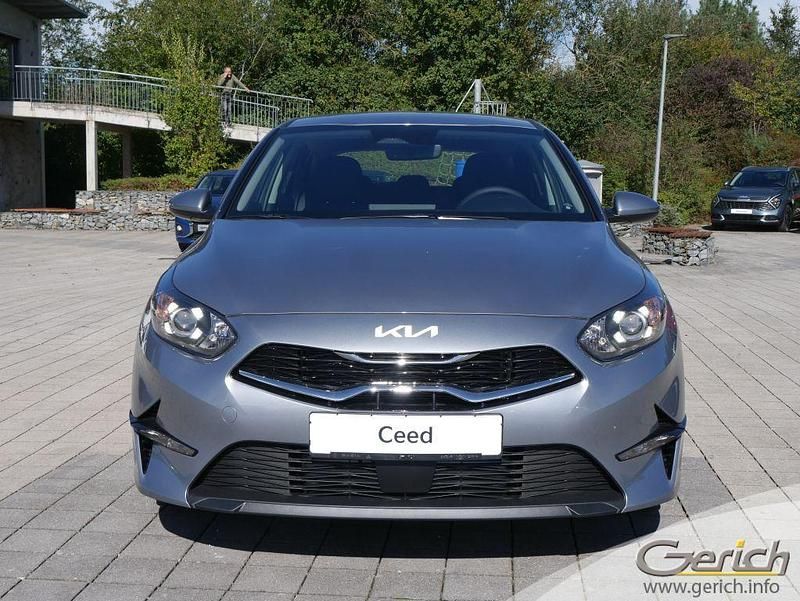 Gebraucht Kia Ceed Vision 140 PS (102 kW) 2025 Silber Kleinwagen