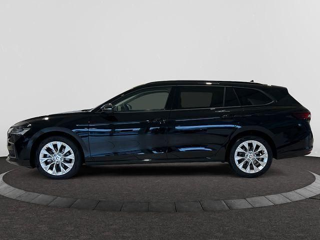 Neu Skoda Superb Selection 204 PS (150 kW) 2025 Schwarz Kombi
