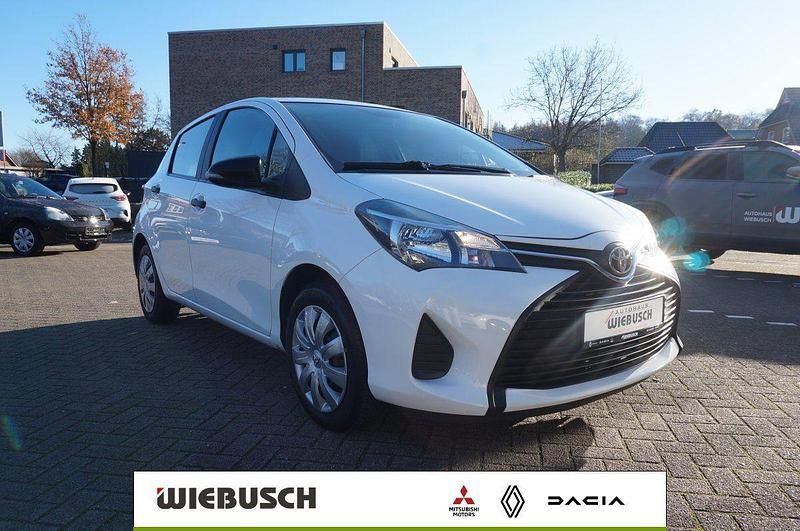 Gebraucht Toyota Yaris 69 PS (50 kW) 2017 Weiß Kleinwagen
