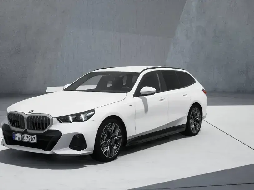 Gebraucht BMW 540 M Sport 286 PS (210 kW) 2025 Weiß Kombi