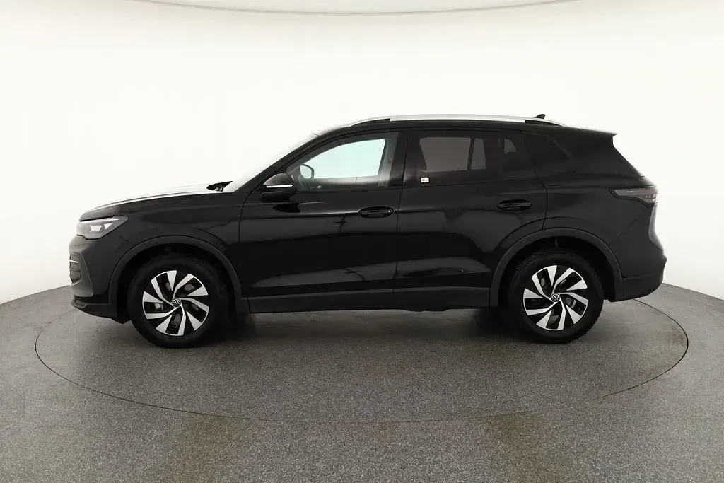 Gebraucht VW Tiguan 150 PS (110 kW) 2024 Schwarz SUV