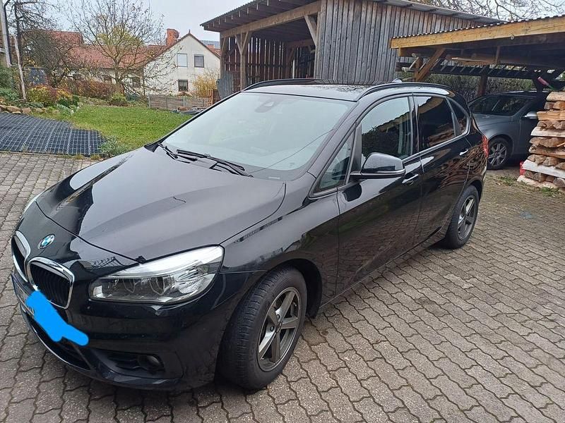 Schwarz Gebraucht 2016 BMW 218 Active Tourer Van / Kleinbus | 9.400 € (Guter Preis) - Bild 1/4