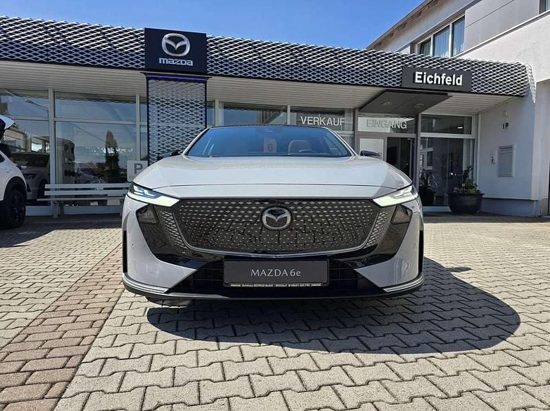 Grau Neu 2025 Mazda 6e Takumi-Line Limousine | 43.319 € - Bild 1/4