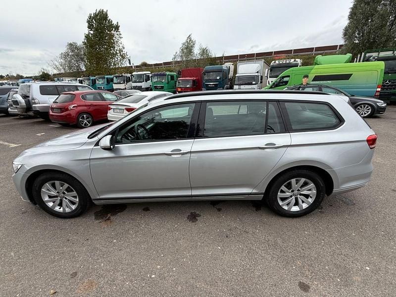 Gebraucht VW Passat Trendline 150 PS (110 kW) 2018 Silber Kombi