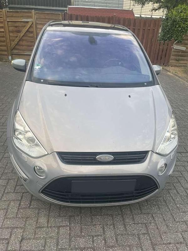 Gebraucht 2011 Ford S-MAX Titanium Van / Kleinbus | 2.950 € (Superpreis) - Bild 1/4