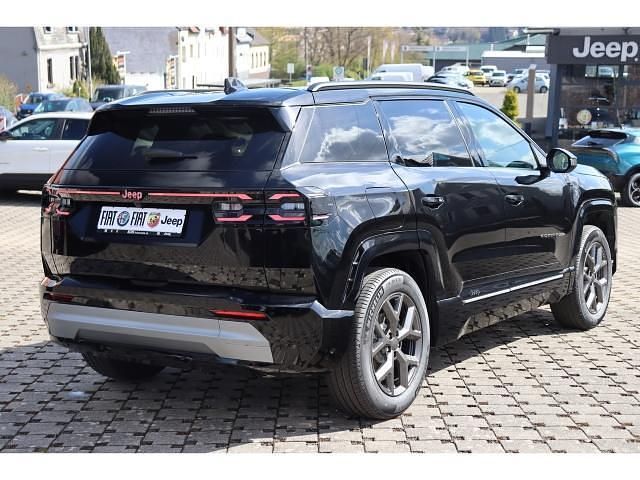 Neu Jeep Compass 144 PS (105 kW) 2026 Schwarz vulcano metallic SUV