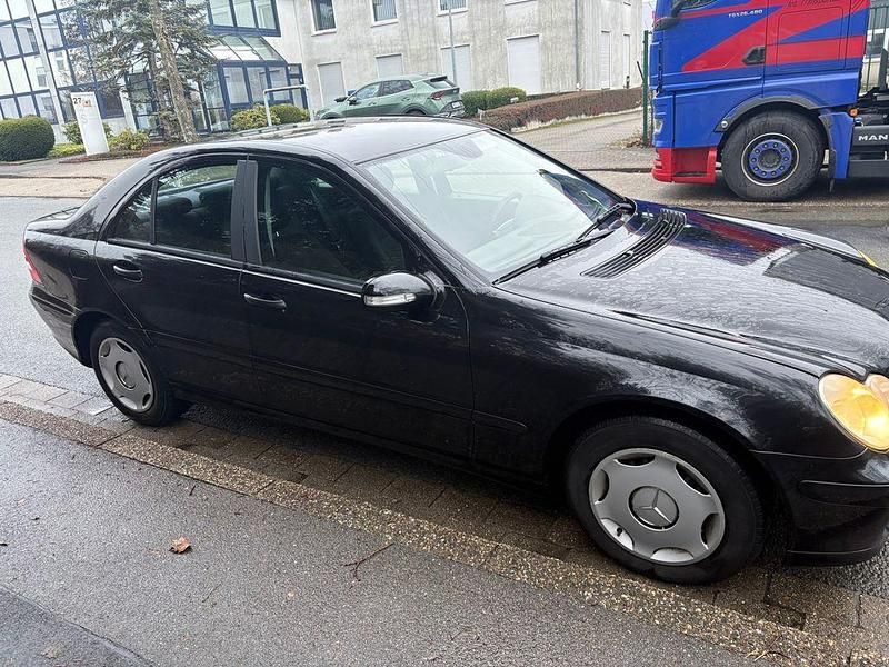 Gebraucht Mercedes C180 Classic 143 PS (105 kW) 2006 Schwarz Limousine