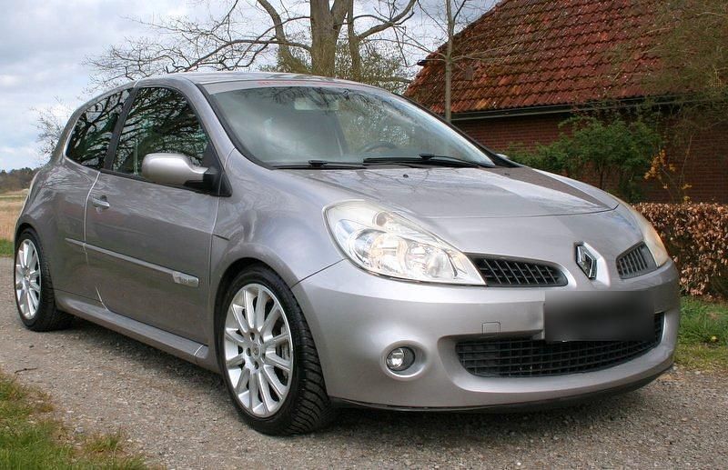 Gebraucht Renault Clio II 197 PS (144 kW) 2006 Silber Kleinwagen