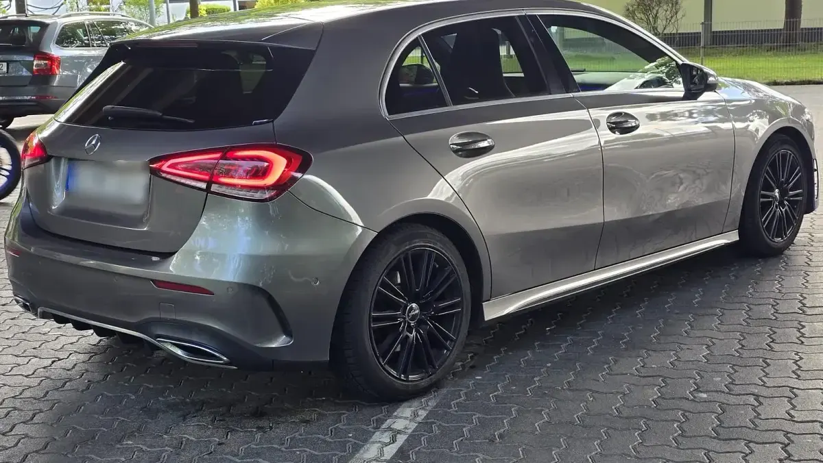 Gebraucht Mercedes A200 AMG line 163 PS (119 kW) 2019 Grau Kleinwagen