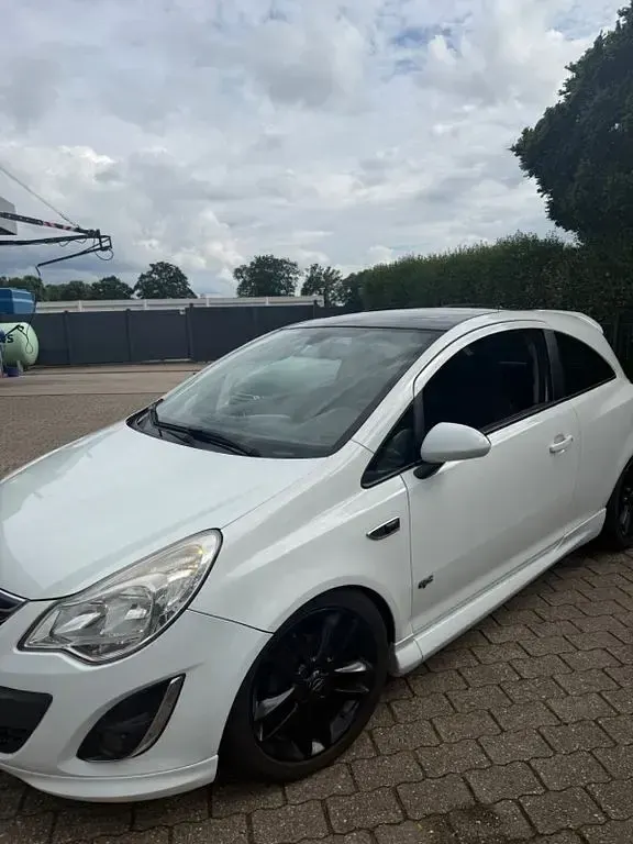 Gebraucht Opel Corsa OPC 101 PS (74 kW) 2011 Weiß Kleinwagen