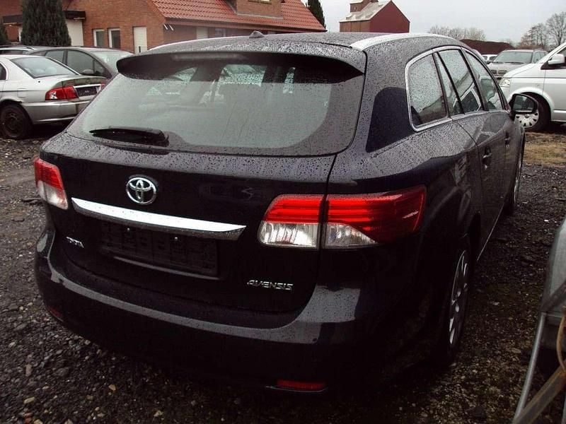 Gebraucht Toyota Avensis Life 147 PS (108 kW) 2012 Titaniumblau mica metallic Kombi