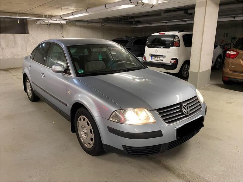 Silber Gebraucht 2002 VW Passat Limousine | 2.400 € (Fairer Preis) - Bild 1/4
