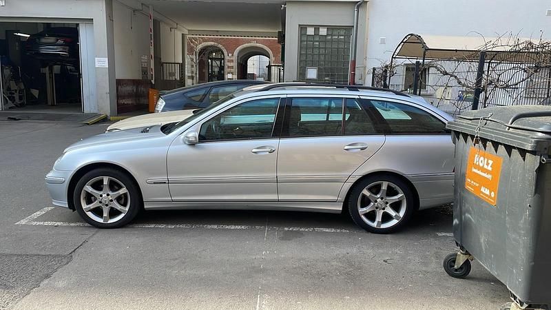 Gebraucht Mercedes C180 143 PS (105 kW) 2006 Silber Kombi