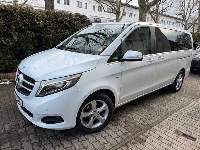 Gebraucht Mercedes V220 Avantgarde 163 PS (119 kW) 2015 Weiß Van / Kleinbus