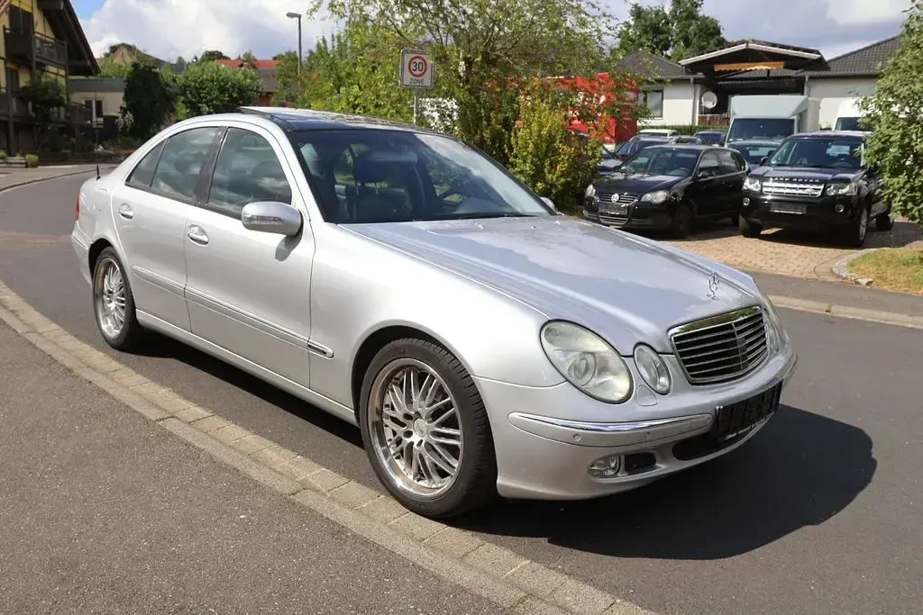 Gebraucht Mercedes E500 306 PS (225 kW) 2004 Silber Limousine