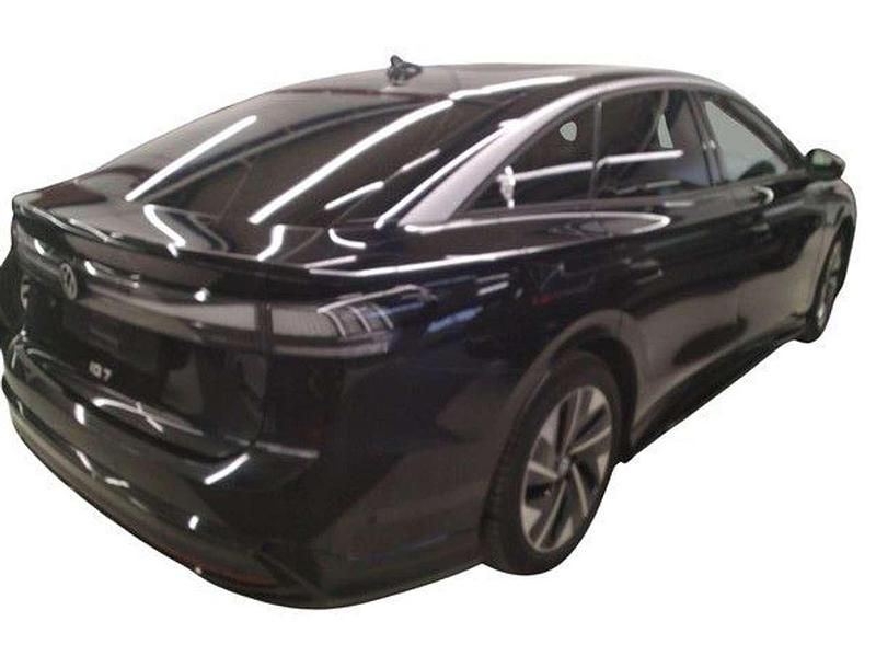 Gebraucht VW ID.7 Pro 210 kW (286 PS) 2025 Grenadillschwarz metallic Limousine