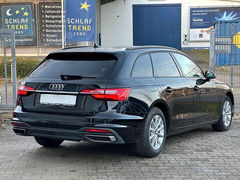 Gebraucht Audi A4 Sport 136 PS (100 kW) 2021 Schwarz Limousine