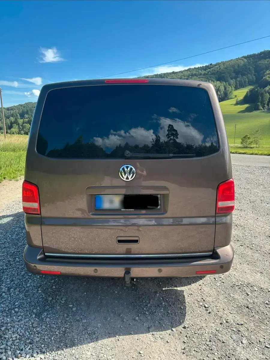 Gebraucht VW Multivan Team 180 PS (132 kW) 2011 Braun Van / Kleinbus