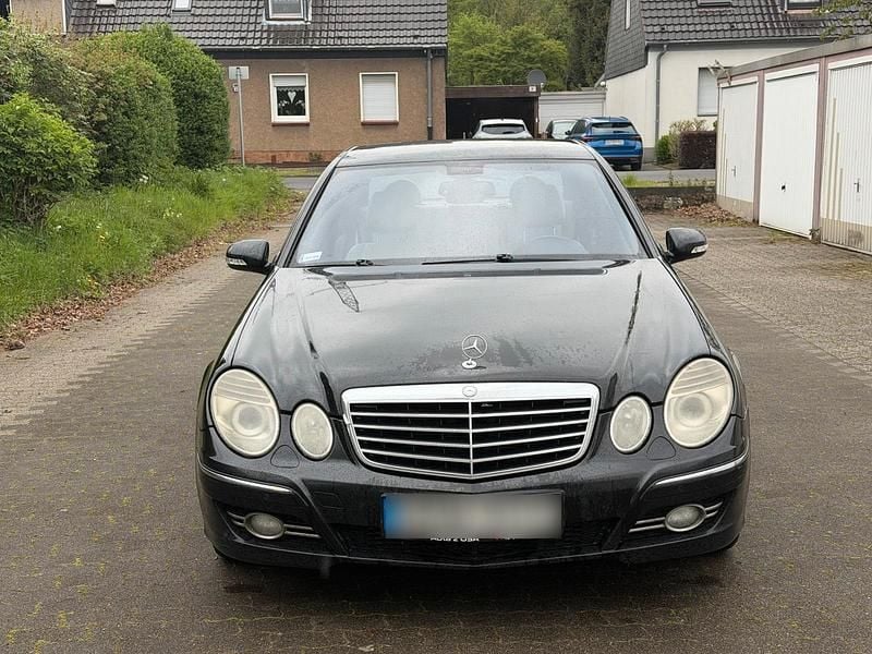 Second-hand Mercedes E320 224 CP (164 kW) 2007 Negru Berlinǎ