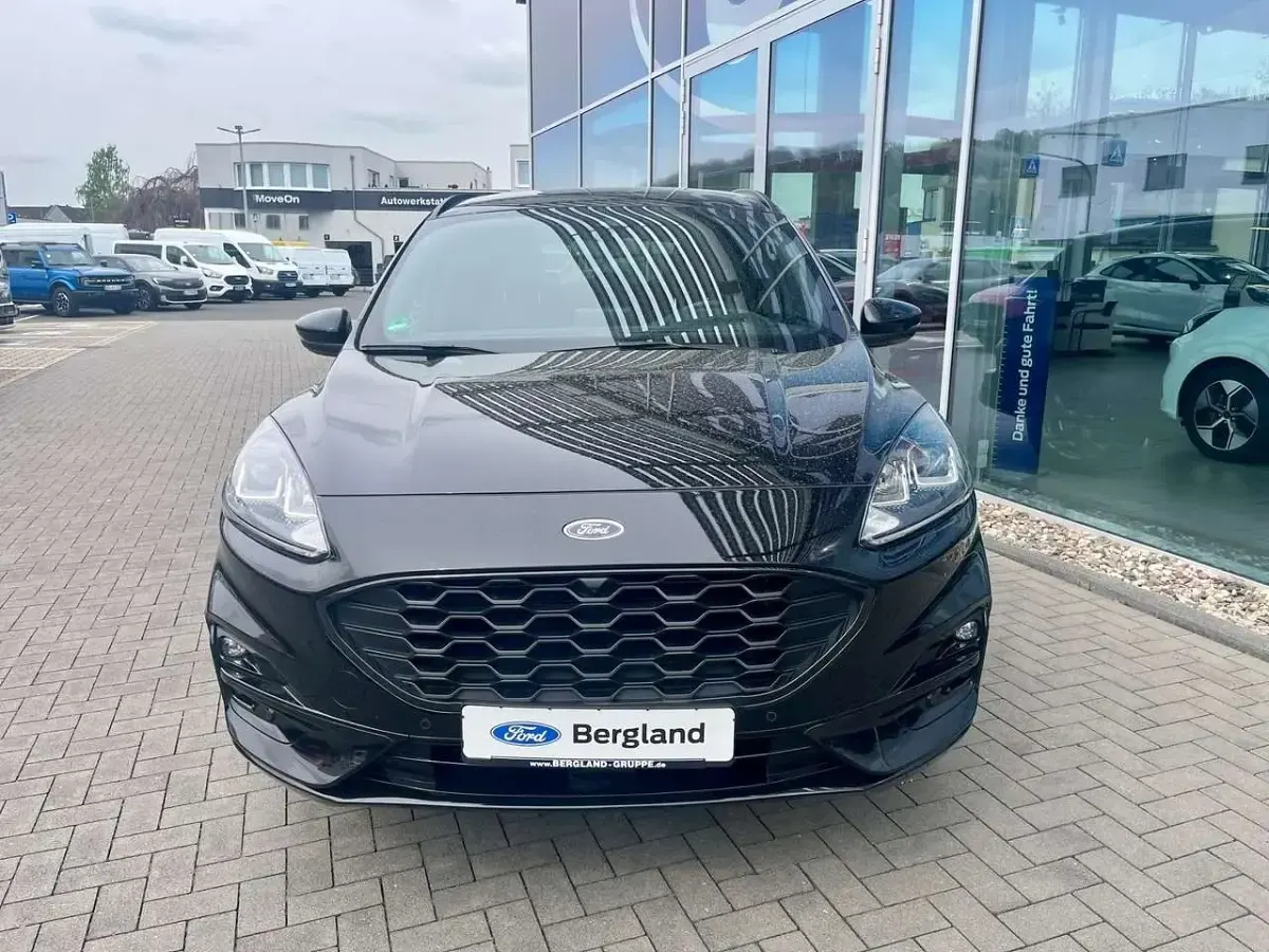 Gebraucht Ford Kuga ST-Line 224 PS (164 kW) 2023 Agate black metallic schwarz SUV