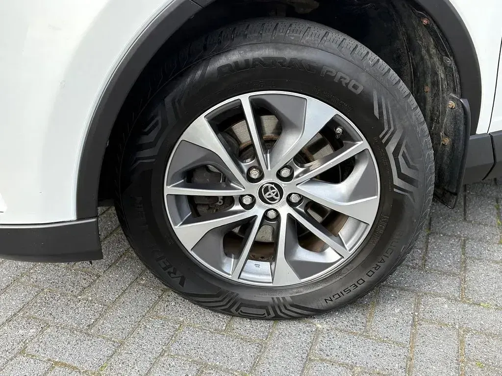Gebraucht Toyota RAV4 Hybrid 155 PS (114 kW) 2017 Weiß SUV