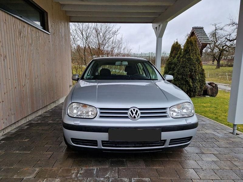 Gebraucht VW Golf IV Edition 105 PS (77 kW) 2001 Silber Limousine